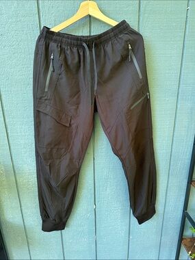 Black Women's Cargo Jogger Sweatpants with Zipper Pockets